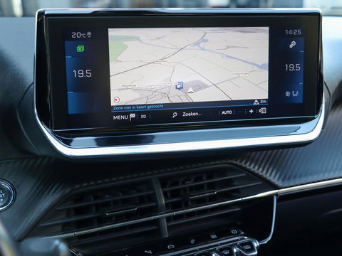 Peugeot 2008 1.2 PureTech Allure 130PK Trekhaak Panodak Keyless