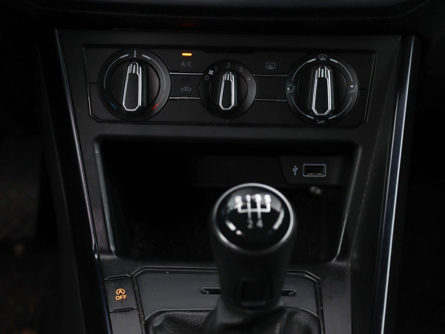 Volkswagen Polo 1.0 80pk Comfortline Sport 17 inch | Cruise | PDC V+A