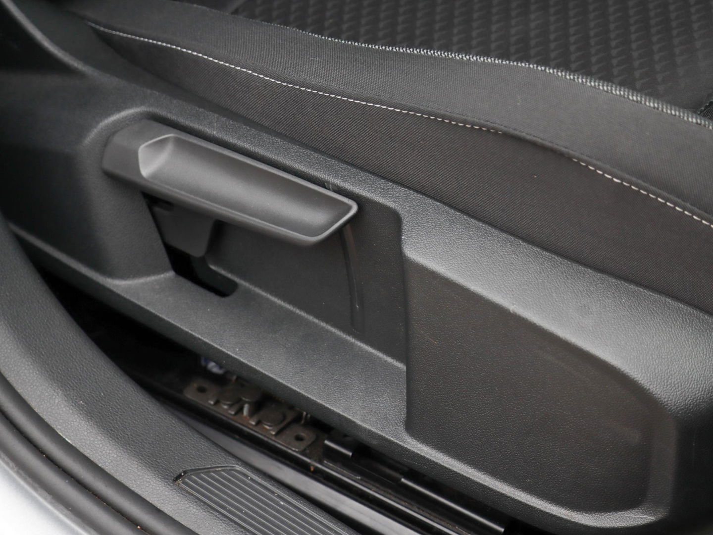 Volkswagen Golf 1.0 eTSI Active 110PK DSG Harman Kardon Fabr.garantie t/m 3-2027 max. 100.000km