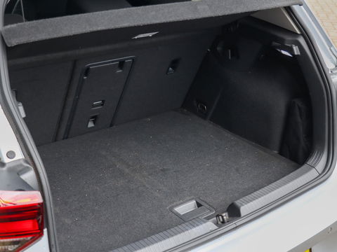 Volkswagen Golf 1.0 eTSI Active 110PK DSG Harman Kardon Fabr.garantie t/m 3-2027 max. 100.000km