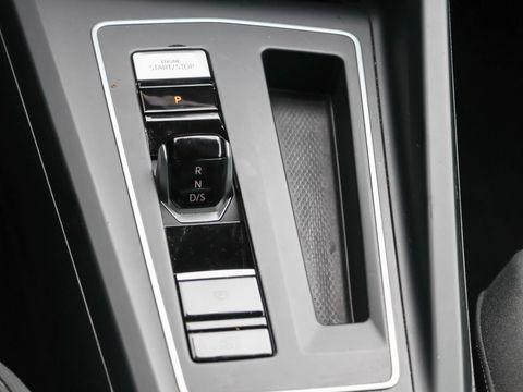 Volkswagen Golf 1.0 eTSI Active 110PK DSG Harman Kardon Fabr.garantie t/m 3-2027 max. 100.000km