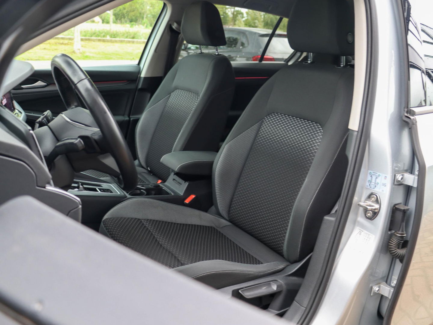 Volkswagen Golf 1.0 eTSI Active 110PK DSG Harman Kardon Fabr.garantie t/m 3-2027 max. 100.000km