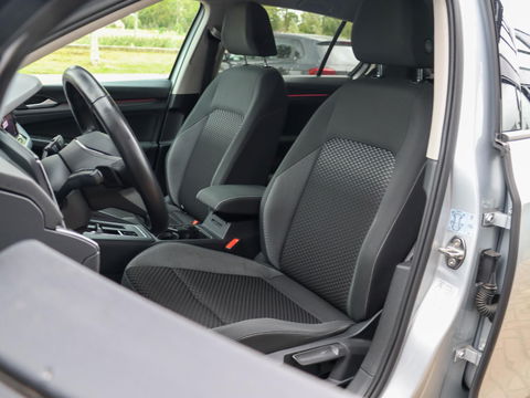 Volkswagen Golf 1.0 eTSI Active 110PK DSG Harman Kardon Fabr.garantie t/m 3-2027 max. 100.000km