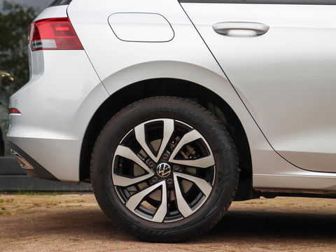 Volkswagen Golf 1.0 eTSI Active 110PK DSG Harman Kardon Fabr.garantie t/m 3-2027 max. 100.000km