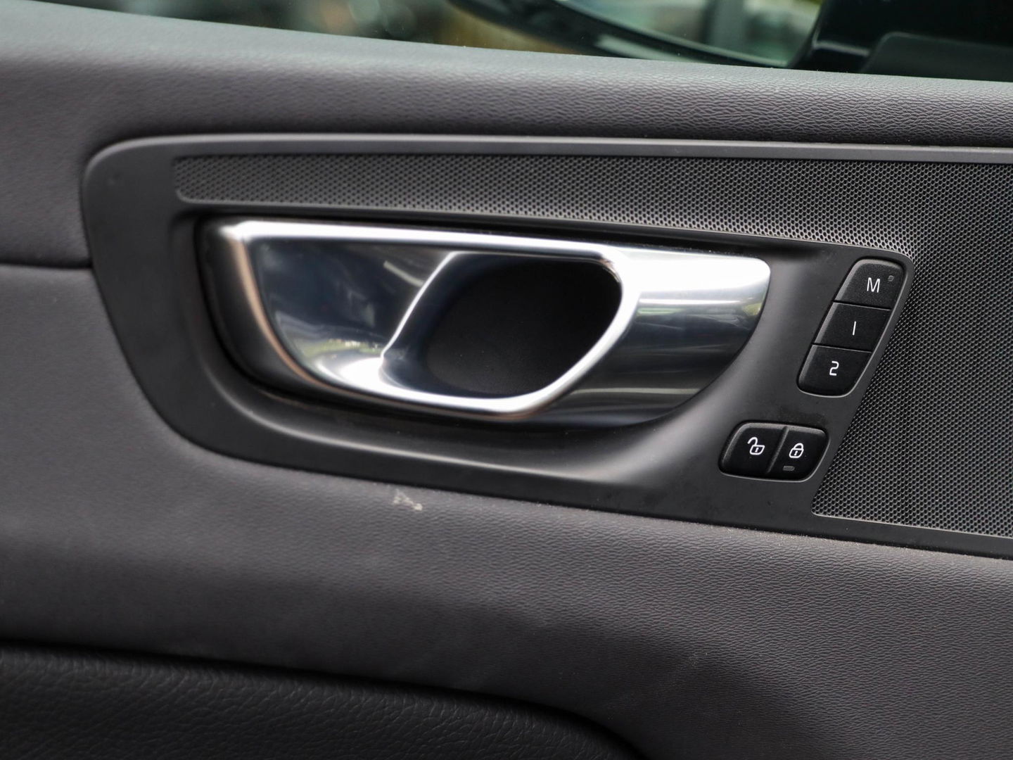 Volvo XC60 T6 AWD Inscription 350PK ACC Panoramadak 19 inch