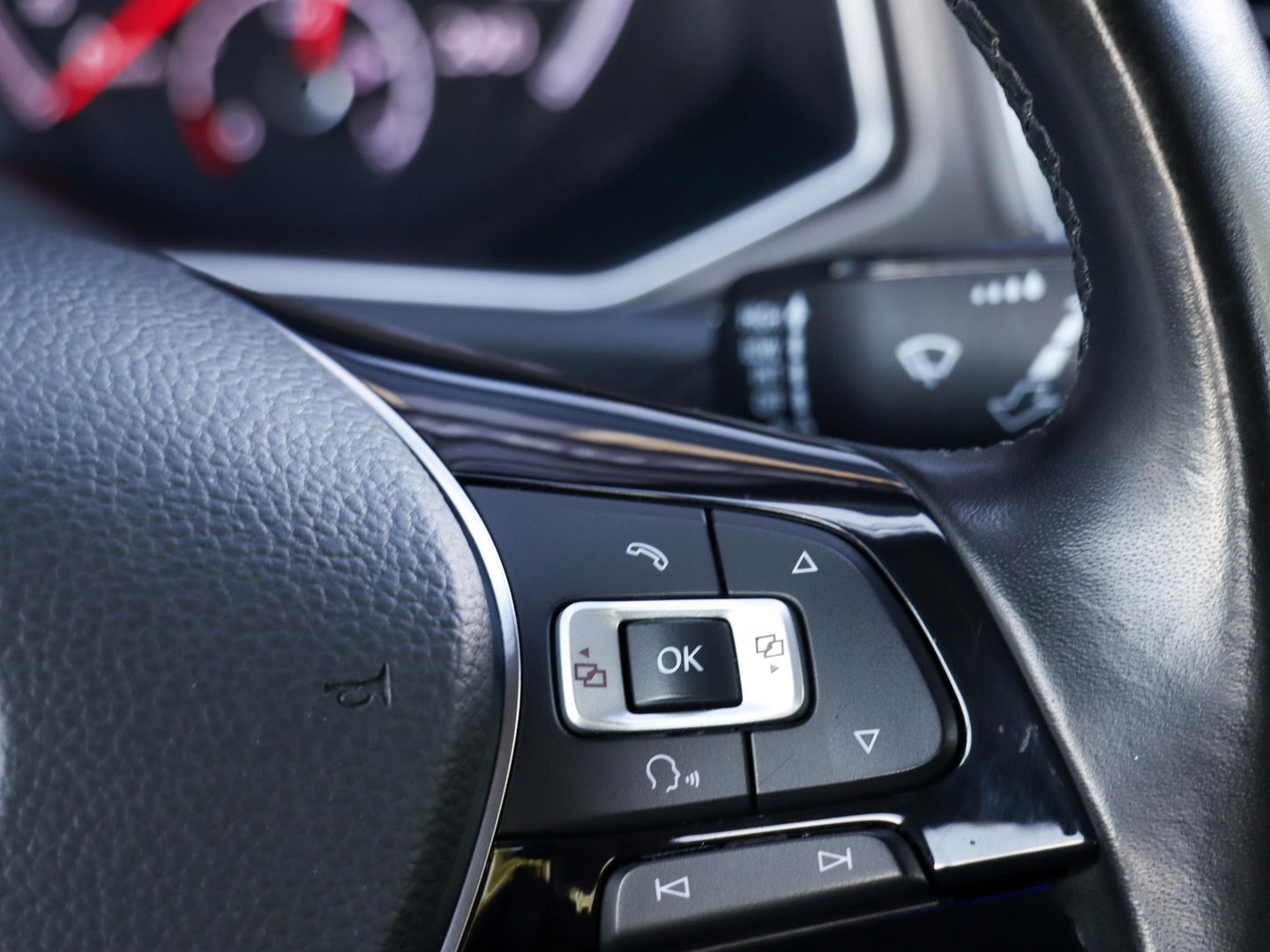 Volkswagen T-Roc 1.0 TSI Style 115pk Trekhaak Navigatie Camera