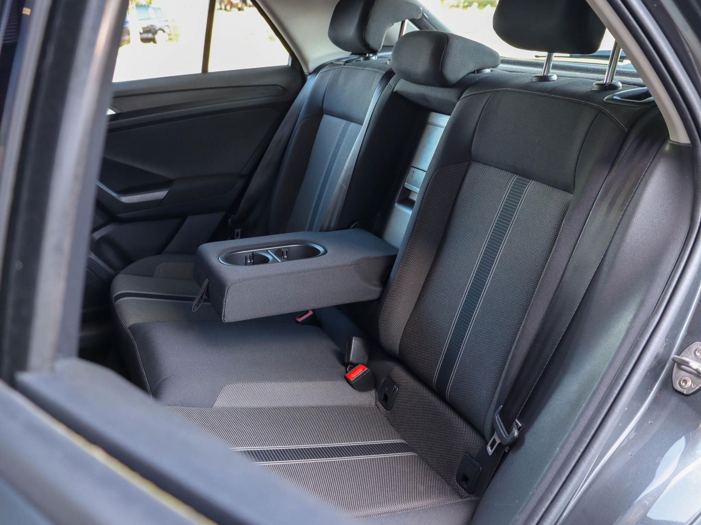 Volkswagen T-Roc 1.0 TSI Style 115pk Trekhaak Navigatie Camera