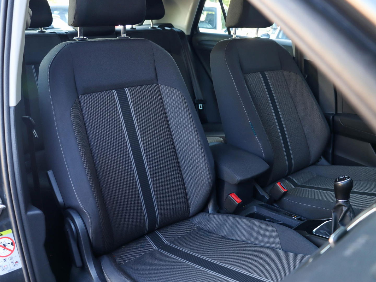 Volkswagen T-Roc 1.0 TSI Style 115pk Trekhaak Navigatie Camera