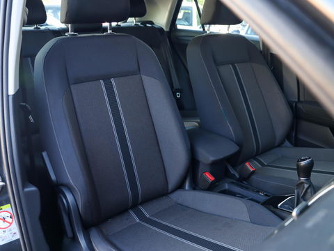 Volkswagen T-Roc 1.0 TSI Style 115pk Trekhaak Navigatie Camera