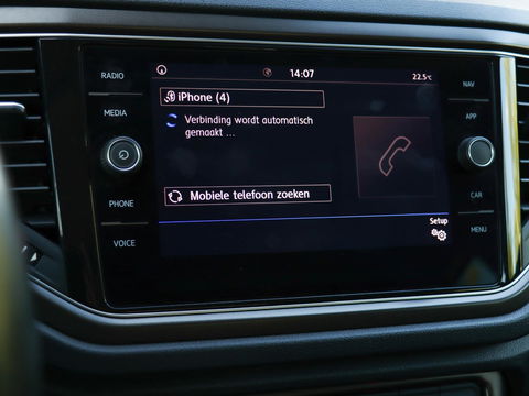 Volkswagen T-Roc 1.0 TSI Style 115pk Trekhaak Navigatie Camera