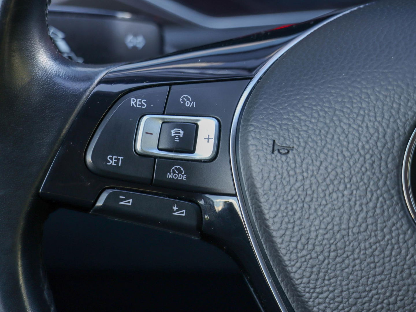 Volkswagen T-Roc 1.0 TSI Style 115pk Trekhaak Navigatie Camera