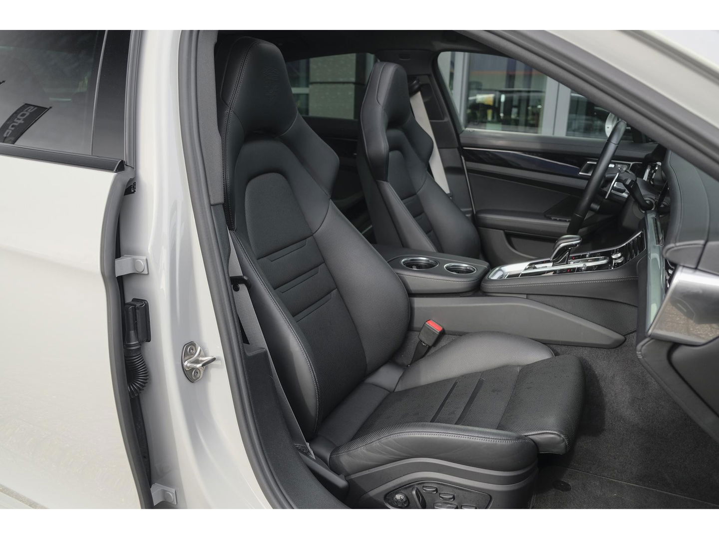 Porsche Panamera 2.9 4 462pk E-Hybrid Platinum Sport design Panoramadak 5-zits 4-wielsturing Luchtvering Sportuitlaat Matrix Stoelkoeling