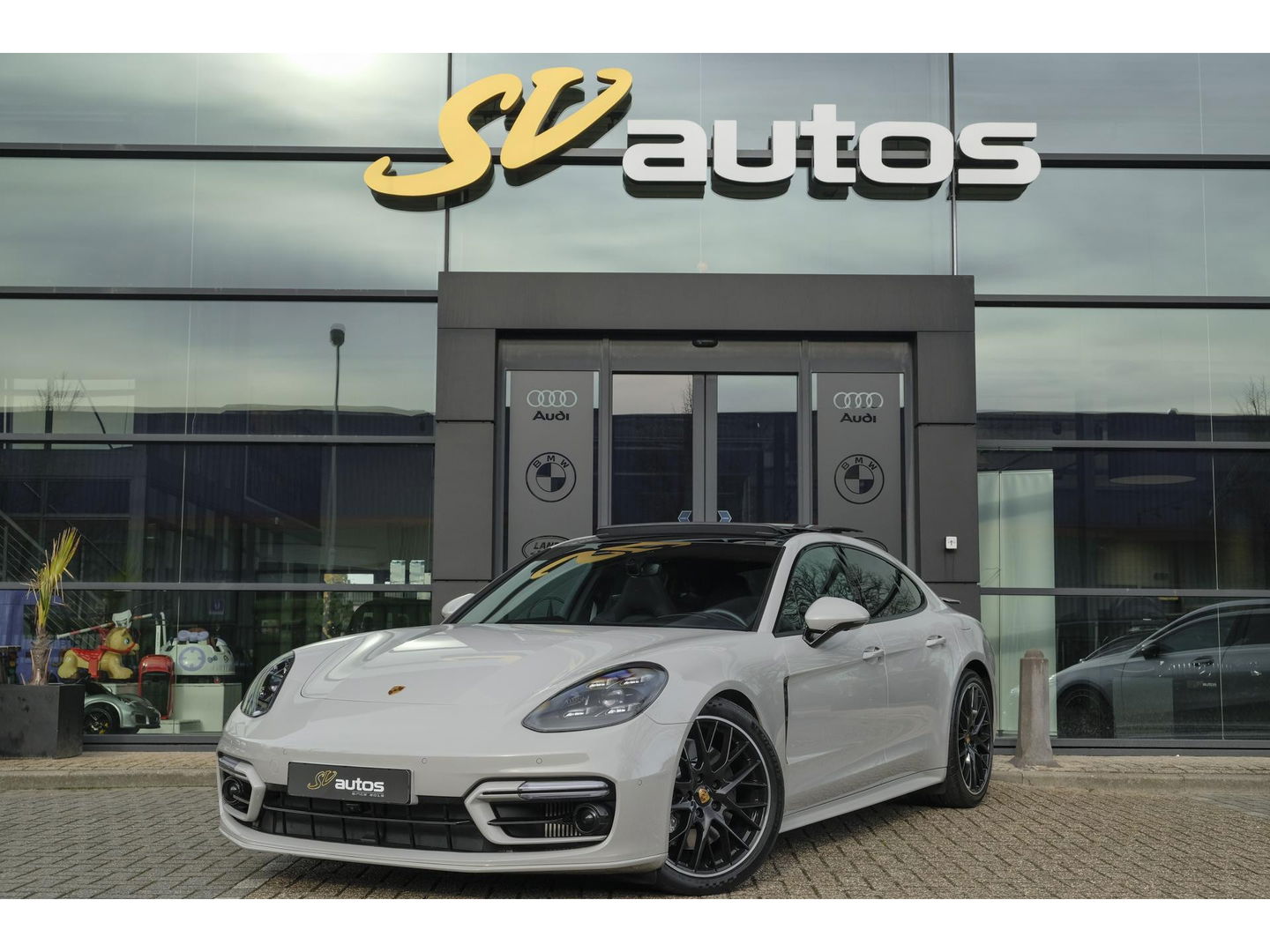Porsche Panamera 2.9 4 462pk E-Hybrid Platinum Sport design Panoramadak 5-zits 4-wielsturing Luchtvering Sportuitlaat Matrix Stoelkoeling