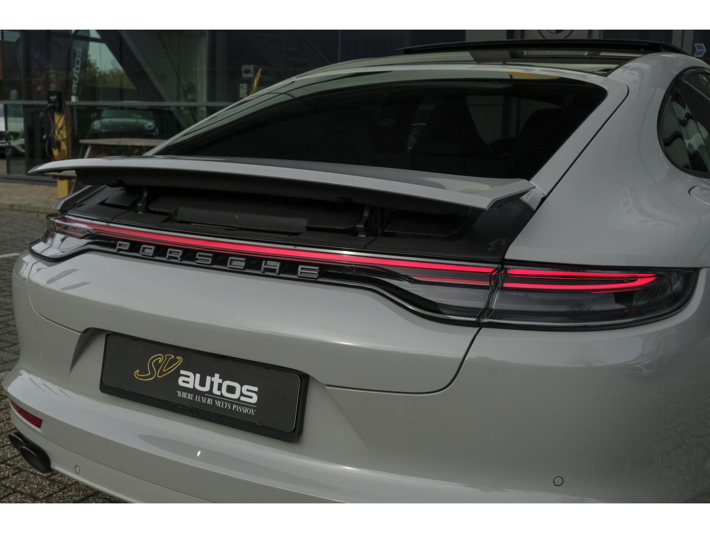 Porsche Panamera 2.9 4 462pk E-Hybrid Platinum Sport design Panoramadak 5-zits 4-wielsturing Luchtvering Sportuitlaat Matrix Stoelkoeling