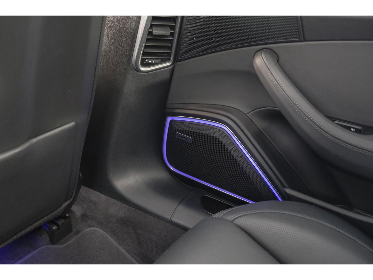 Porsche Panamera 2.9 4 462pk E-Hybrid Platinum Sport design Panoramadak 5-zits 4-wielsturing Luchtvering Sportuitlaat Matrix Stoelkoeling