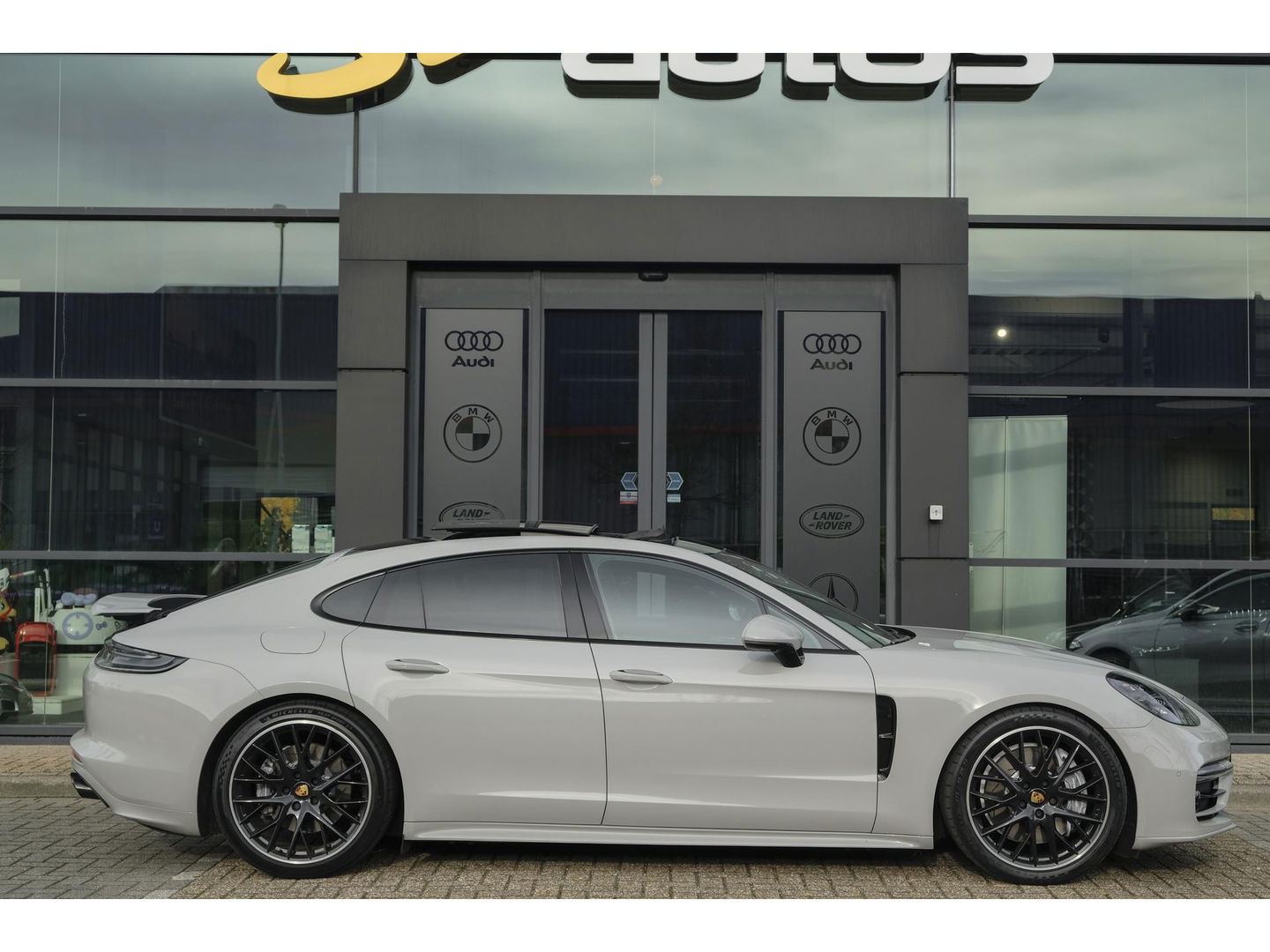 Porsche Panamera 2.9 4 462pk E-Hybrid Platinum Sport design Panoramadak 5-zits 4-wielsturing Luchtvering Sportuitlaat Matrix Stoelkoeling