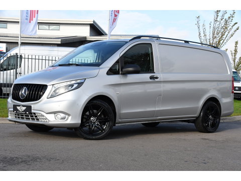 Mercedes-Benz Vito 119 CDI L2 AMG Edition Adaptieve Cruise, Camera, Carplay, LED, Stoelverwarming, Leder, Trekhaak, Multimedia, Uniek!