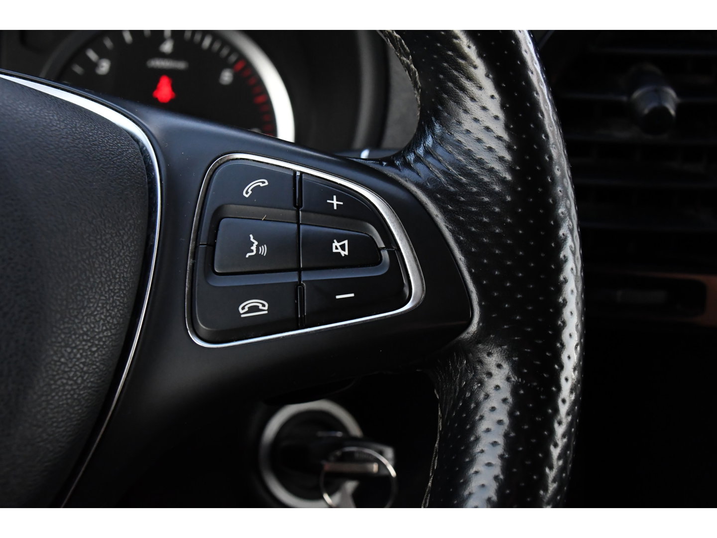 Mercedes-Benz Vito 119 CDI L2 AMG Edition Adaptieve Cruise, Camera, Carplay, LED, Stoelverwarming, Leder, Trekhaak, Multimedia, Uniek!