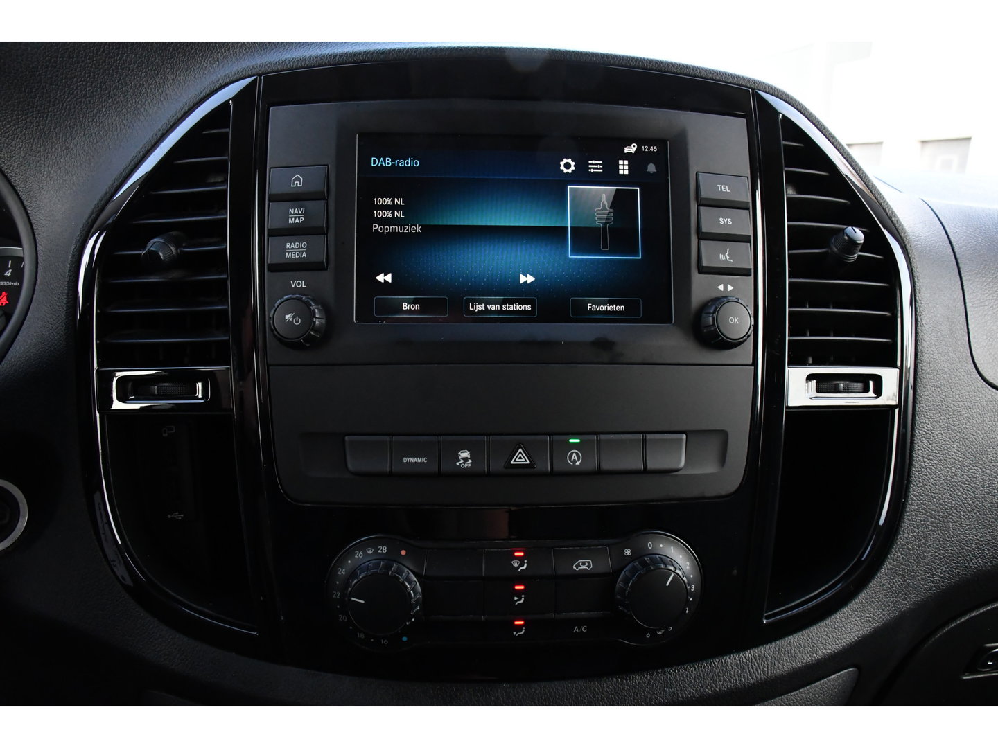 Mercedes-Benz Vito 119 CDI L2 AMG Edition Adaptieve Cruise, Camera, Carplay, LED, Stoelverwarming, Leder, Trekhaak, Multimedia, Uniek!