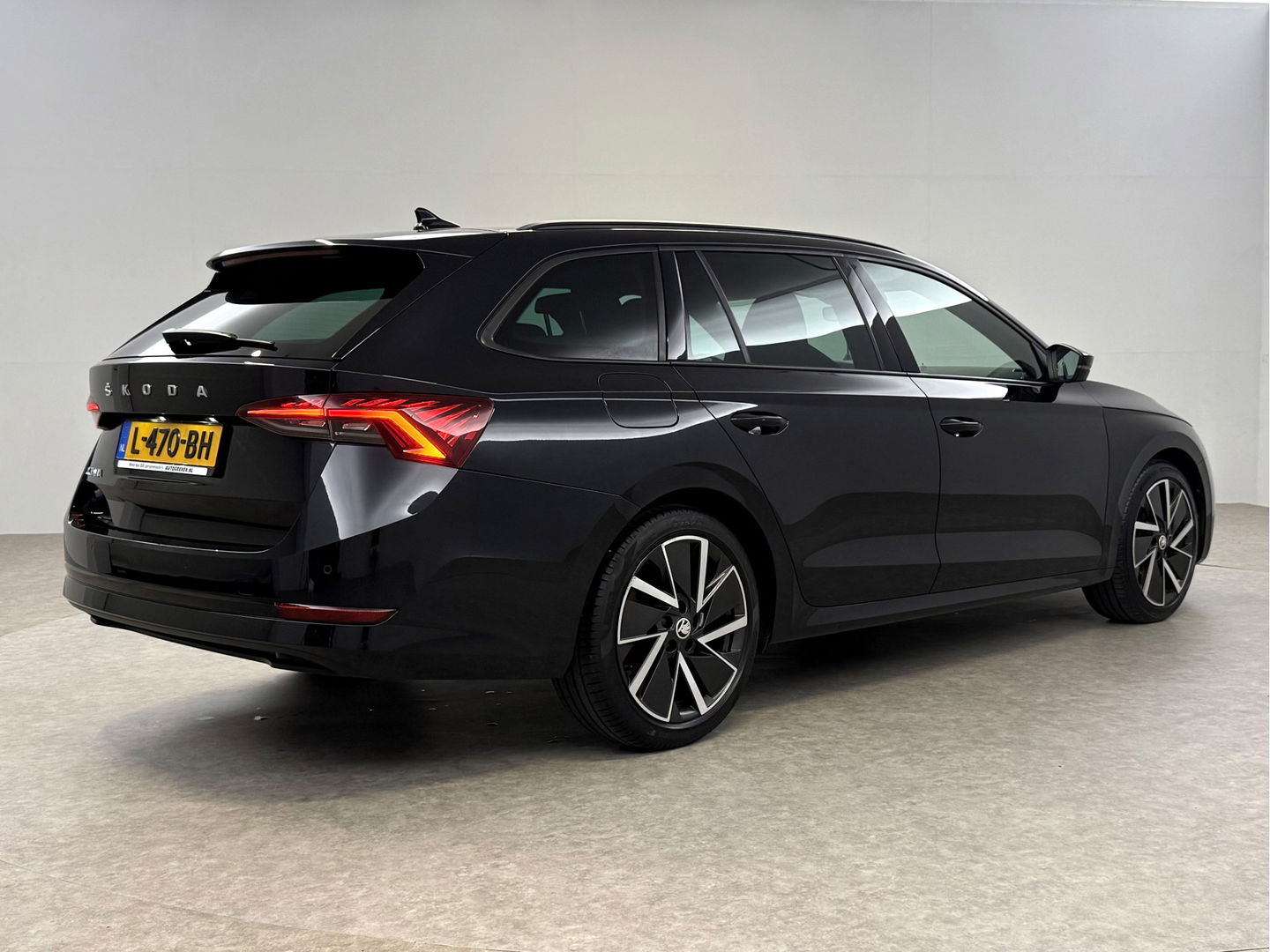 Škoda Octavia 1.0 TSI Sport Business | Virtual | Sfeerverl. | Carplay | Parkeersens. | NAP