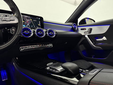 Mercedes-Benz CLA-Klasse 180 AMG | Pano | Sfeerverl. | Memory | Burmester | Virtual | Carplay | Camera | Adap. Cruise | NAP