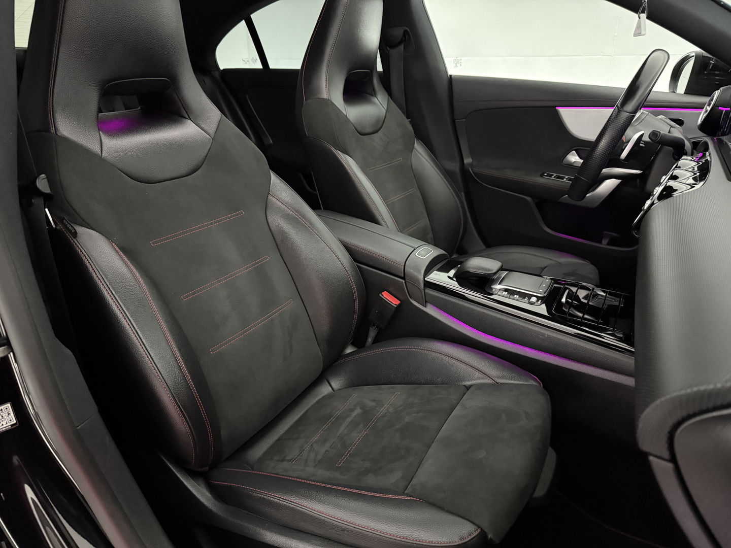 Mercedes-Benz CLA-Klasse 180 AMG | Pano | Sfeerverl. | Memory | Burmester | Virtual | Carplay | Camera | Adap. Cruise | NAP