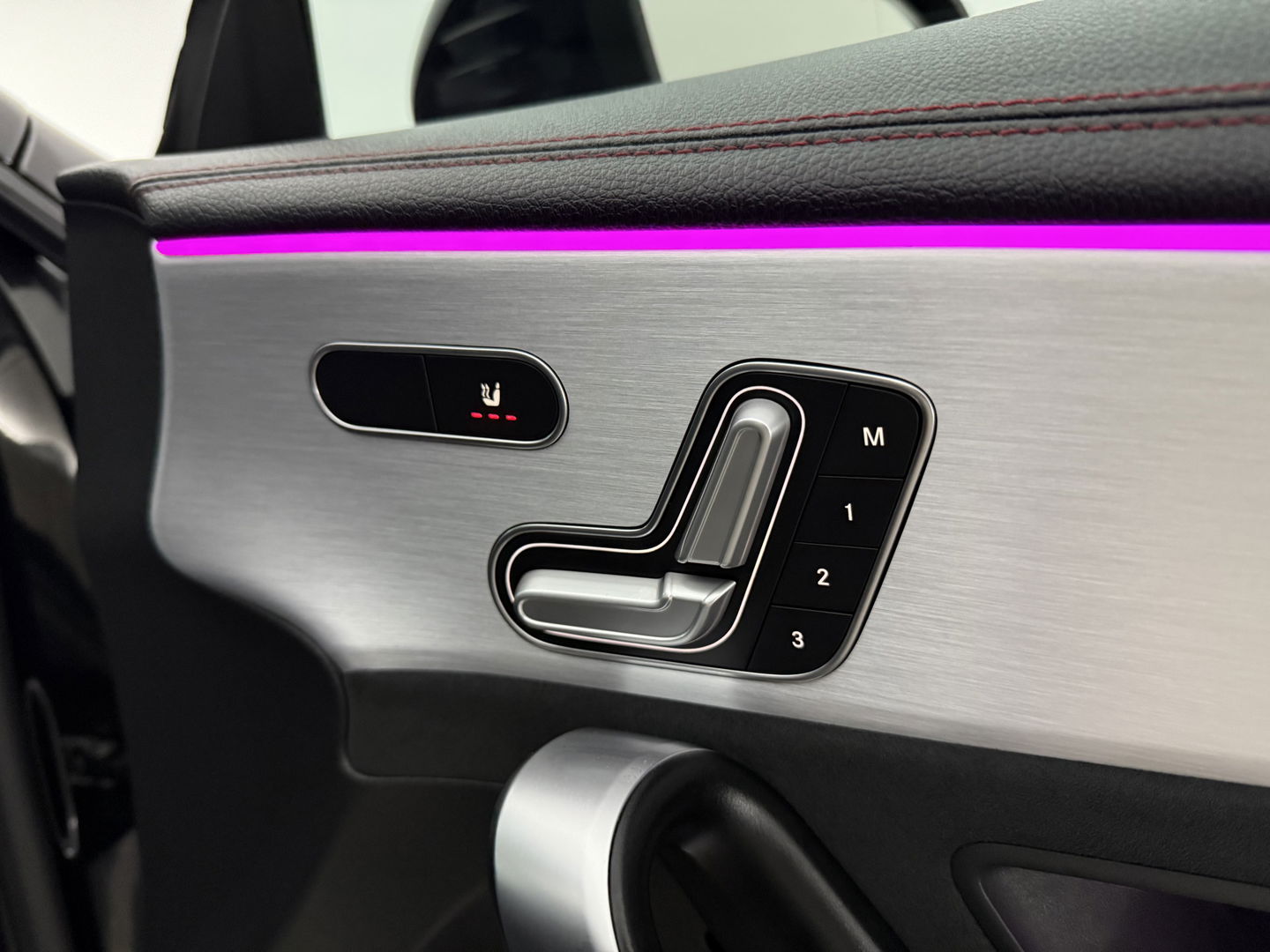 Mercedes-Benz CLA-Klasse 180 AMG | Pano | Sfeerverl. | Memory | Burmester | Virtual | Carplay | Camera | Adap. Cruise | NAP