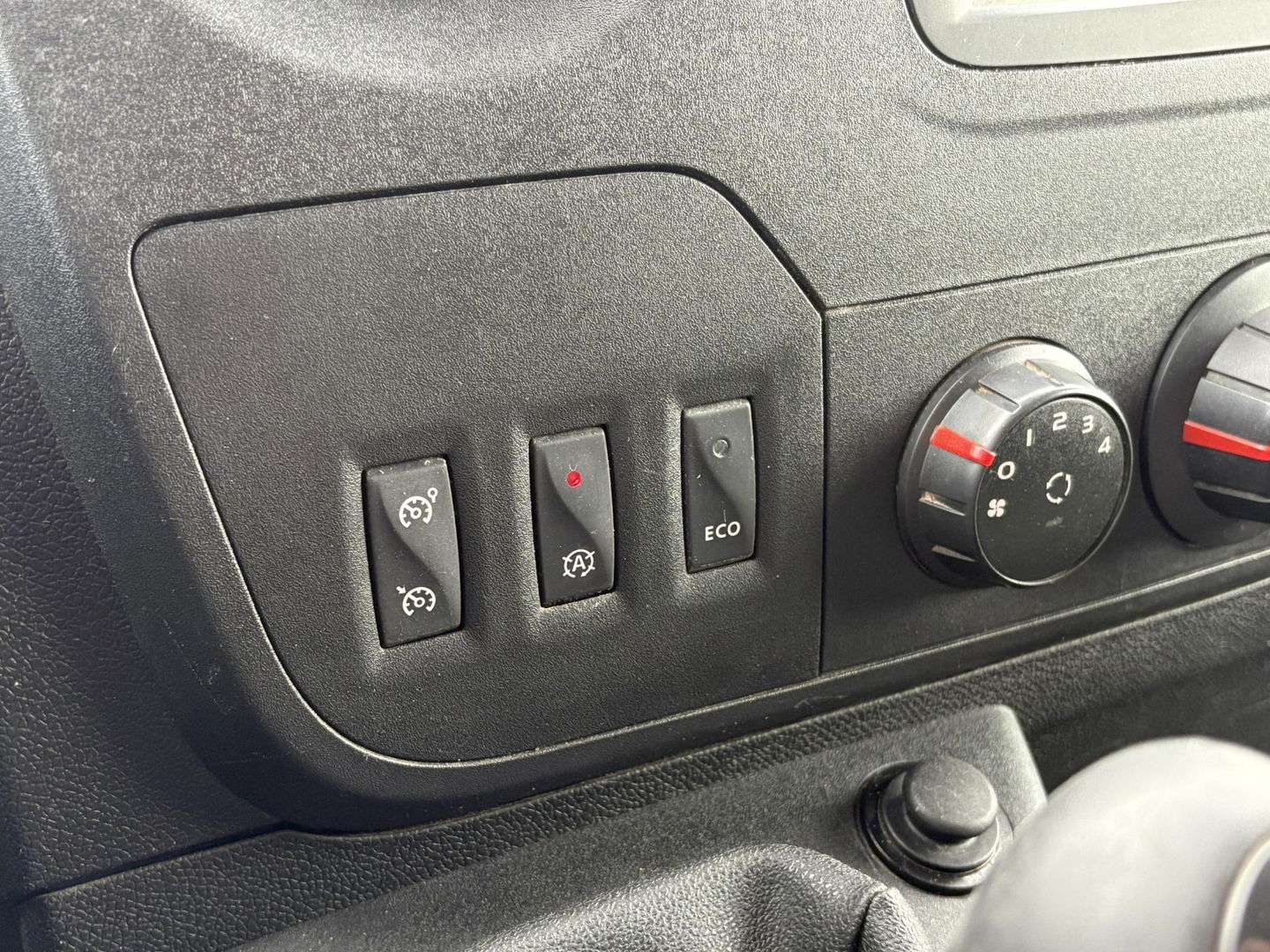 Renault Master T35 2.3 dCi L2H2 2x SCHUIFD | Cruise | Navi | Bluetooth | Airco