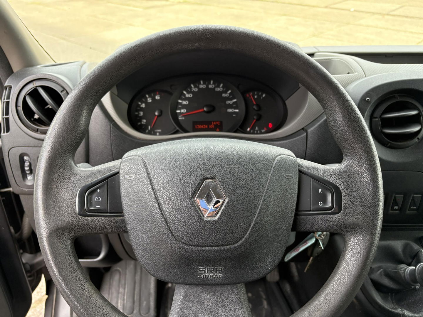 Renault Master T35 2.3 dCi L2H2 2x SCHUIFD | Cruise | Navi | Bluetooth | Airco