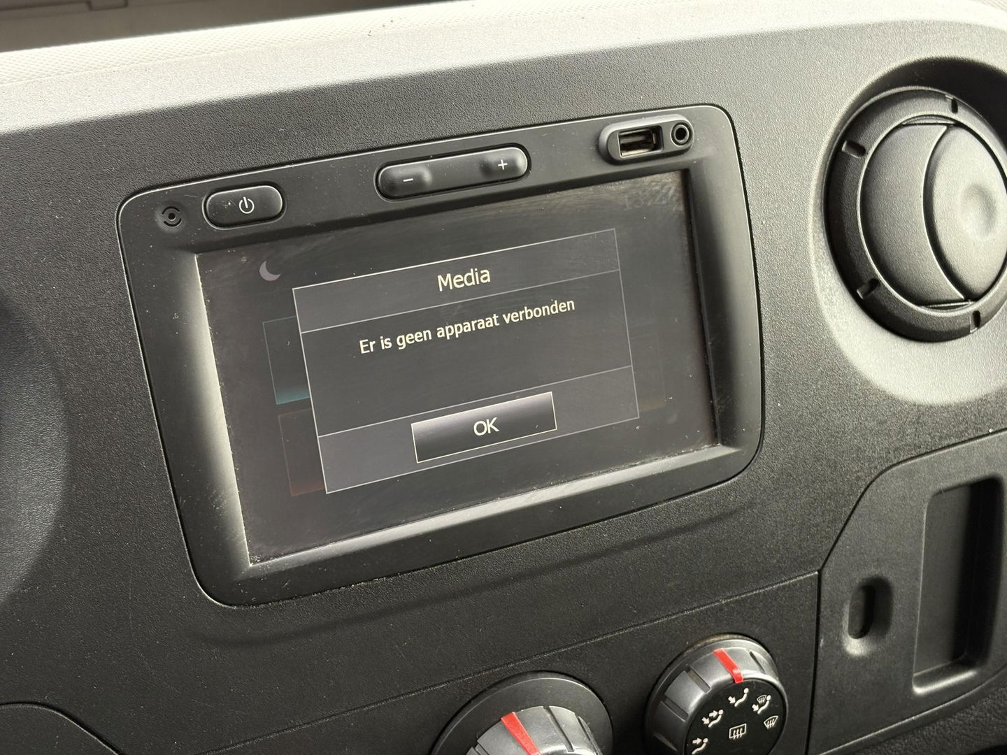 Renault Master T35 2.3 dCi L2H2 2x SCHUIFD | Cruise | Navi | Bluetooth | Airco