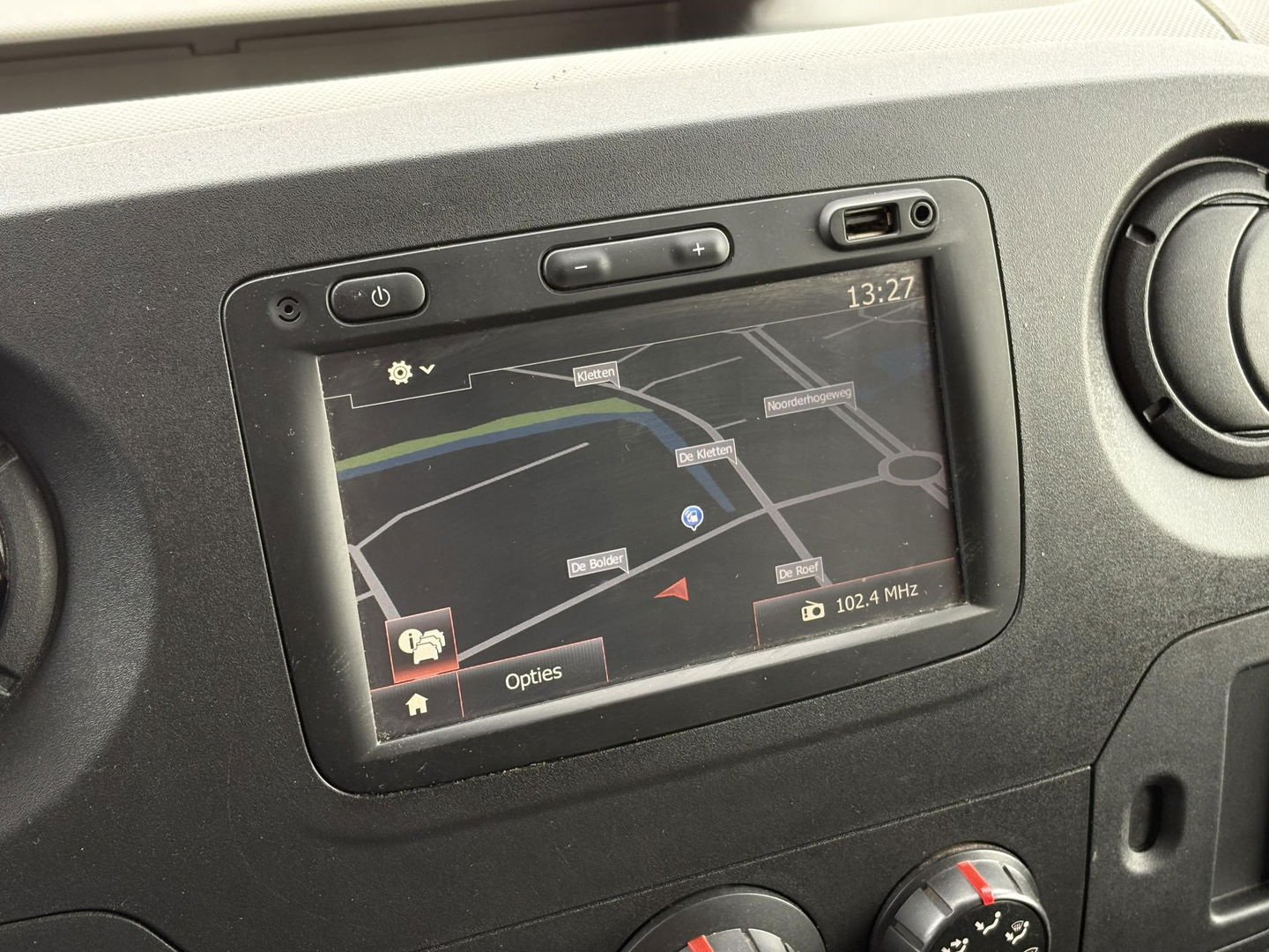 Renault Master T35 2.3 dCi L2H2 2x SCHUIFD | Cruise | Navi | Bluetooth | Airco