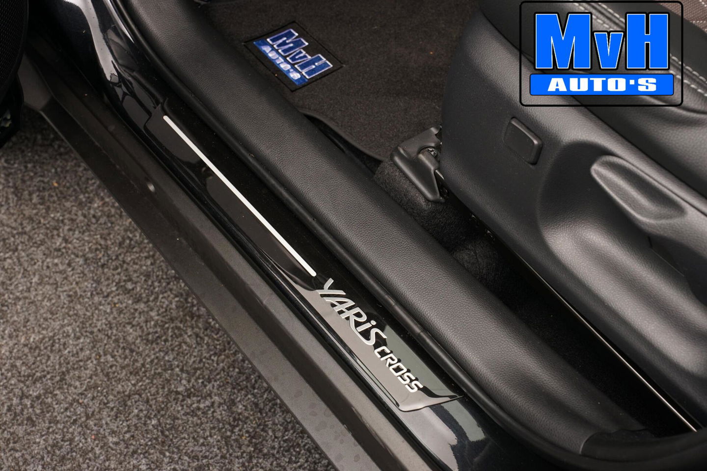 Toyota Yaris Cross 1.5 Hybrid 130 Executive|STUUR/STOELVERW.