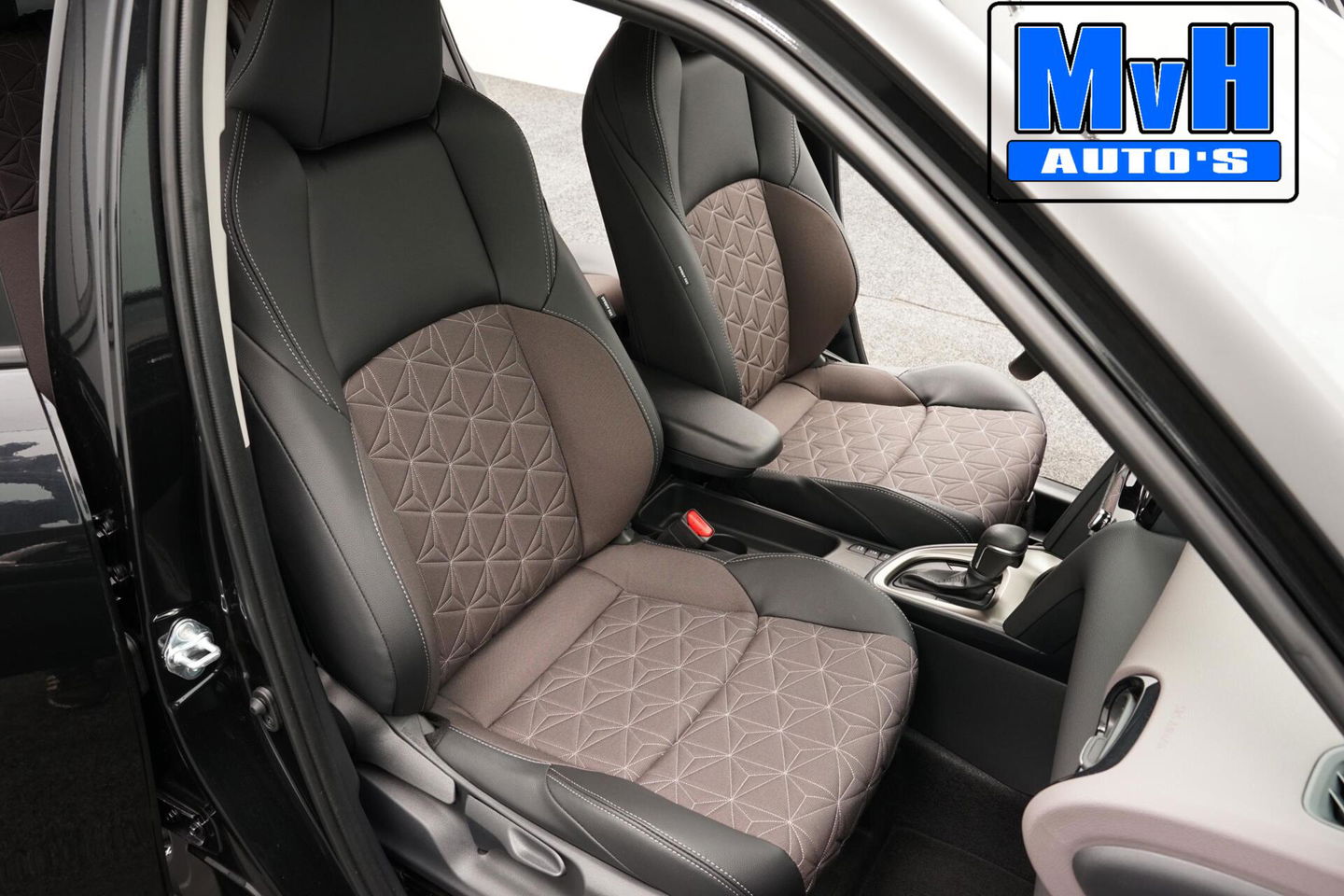 Toyota Yaris Cross 1.5 Hybrid 130 Executive|STUUR/STOELVERW.