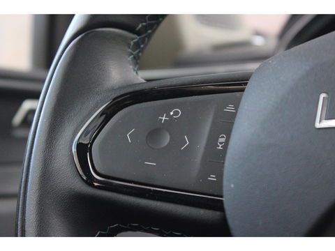 Lynk & Co 01 | Adaptive Cruise | 360° Camera | Panoramadak | Elektrische memory stoel | Keyless |