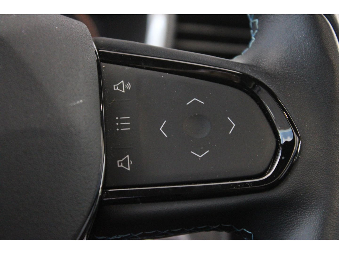 Lynk & Co 01 | Adaptive Cruise | 360° Camera | Panoramadak | Elektrische memory stoel | Keyless |