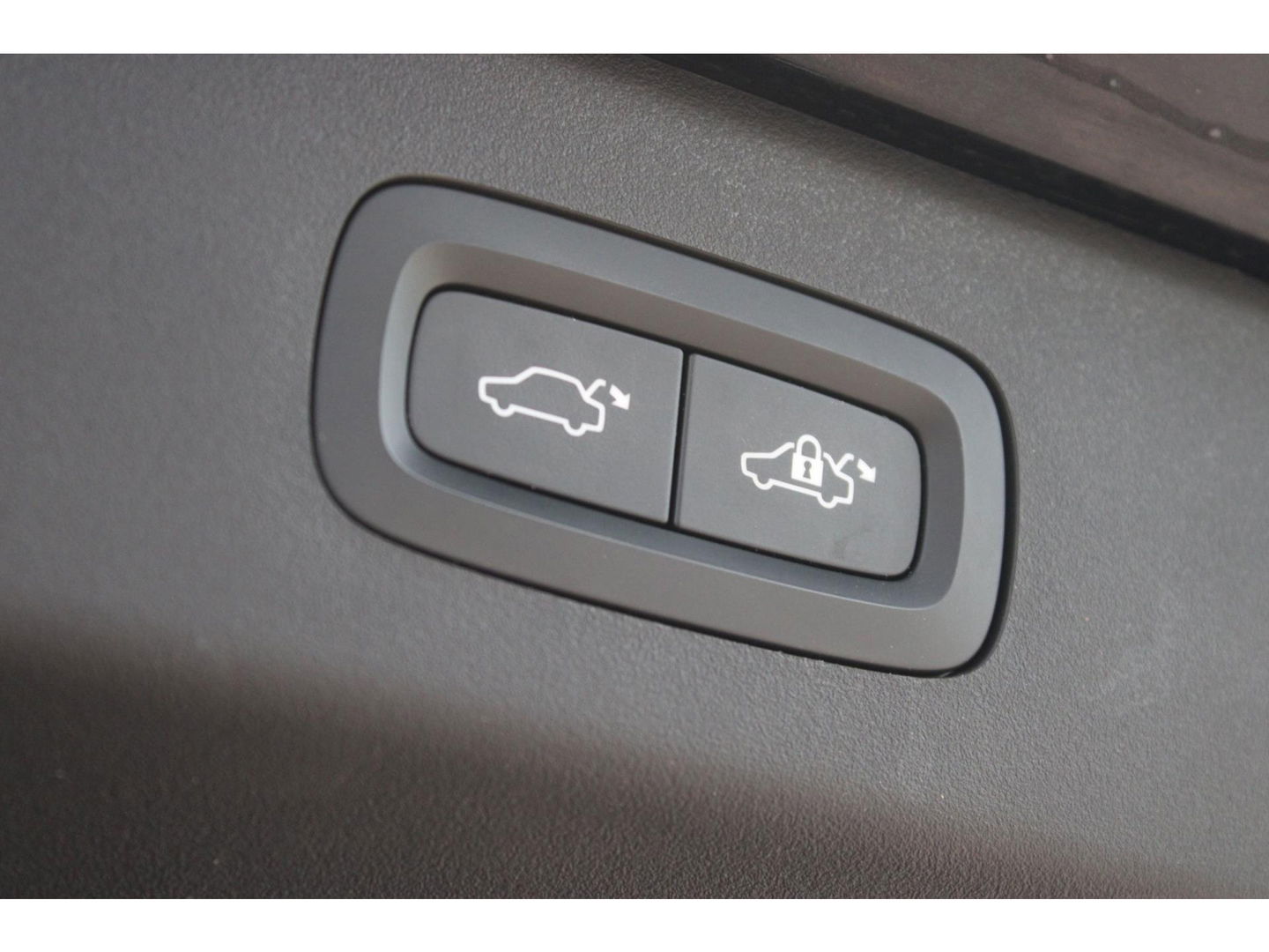 Lynk & Co 01 | Adaptive Cruise | 360° Camera | Panoramadak | Elektrische memory stoel | Keyless |