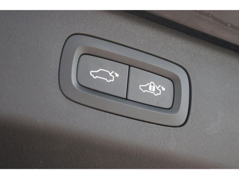 Lynk & Co 01 | Adaptive Cruise | 360° Camera | Panoramadak | Elektrische memory stoel | Keyless |