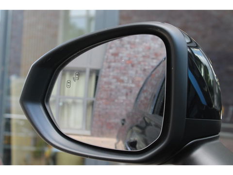 Lynk & Co 01 | Adaptive Cruise | 360° Camera | Panoramadak | Elektrische memory stoel | Keyless |