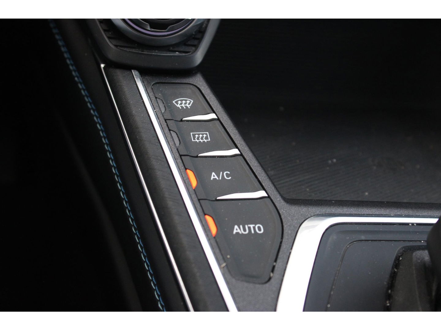 Lynk & Co 01 | Adaptive Cruise | 360° Camera | Panoramadak | Elektrische memory stoel | Keyless |