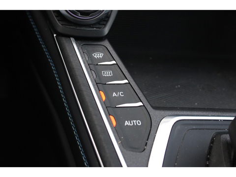 Lynk & Co 01 | Adaptive Cruise | 360° Camera | Panoramadak | Elektrische memory stoel | Keyless |