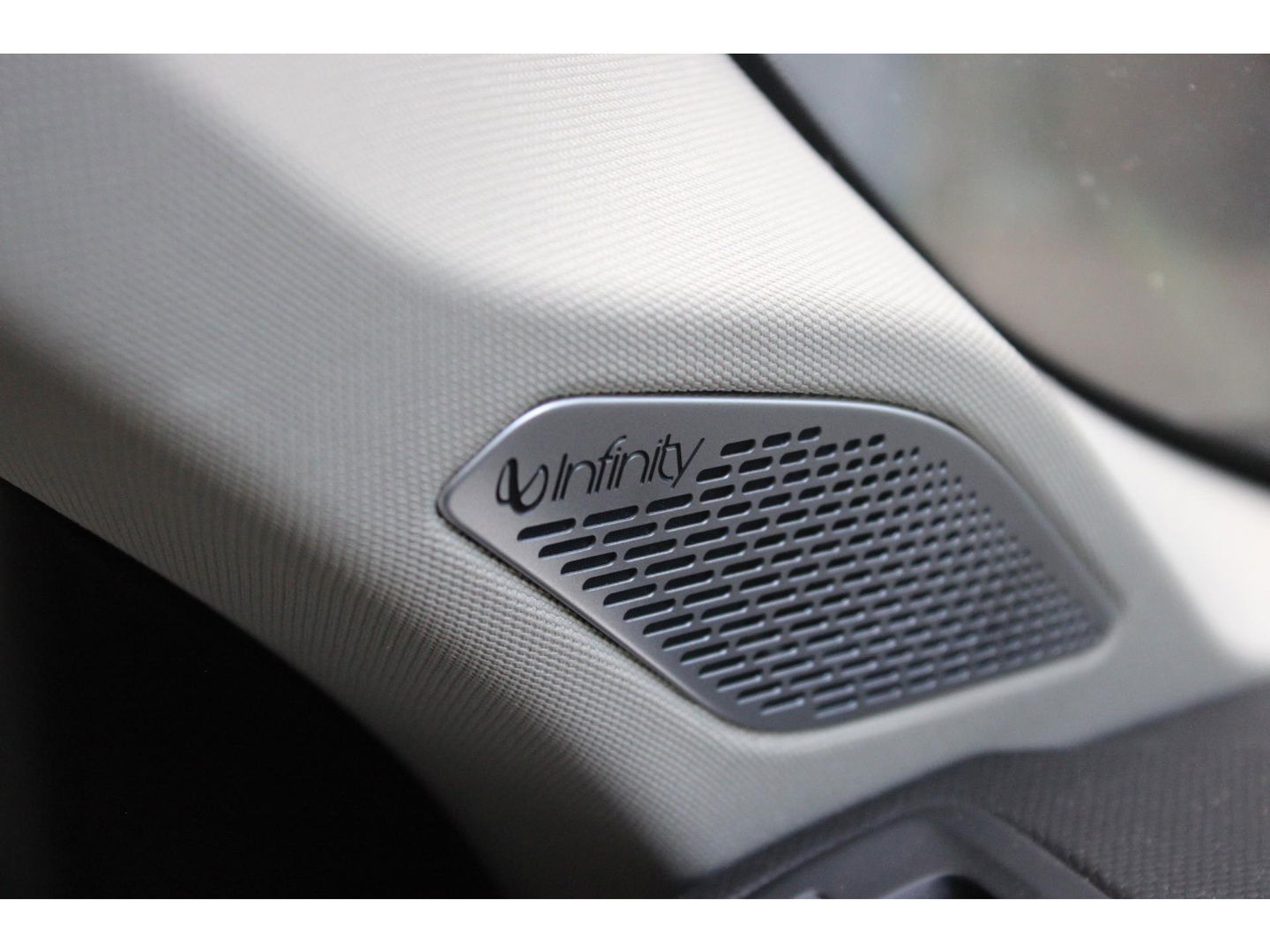 Lynk & Co 01 | Adaptive Cruise | 360° Camera | Panoramadak | Elektrische memory stoel | Keyless |