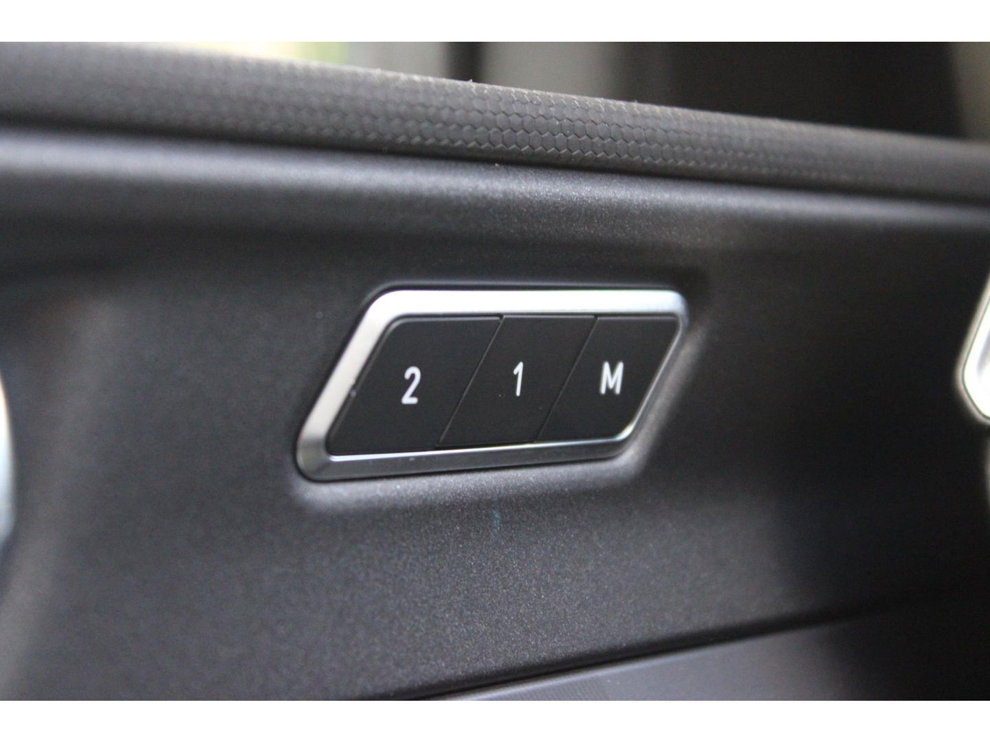 Lynk & Co 01 | Adaptive Cruise | 360° Camera | Panoramadak | Elektrische memory stoel | Keyless |