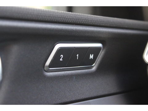 Lynk & Co 01 | Adaptive Cruise | 360° Camera | Panoramadak | Elektrische memory stoel | Keyless |