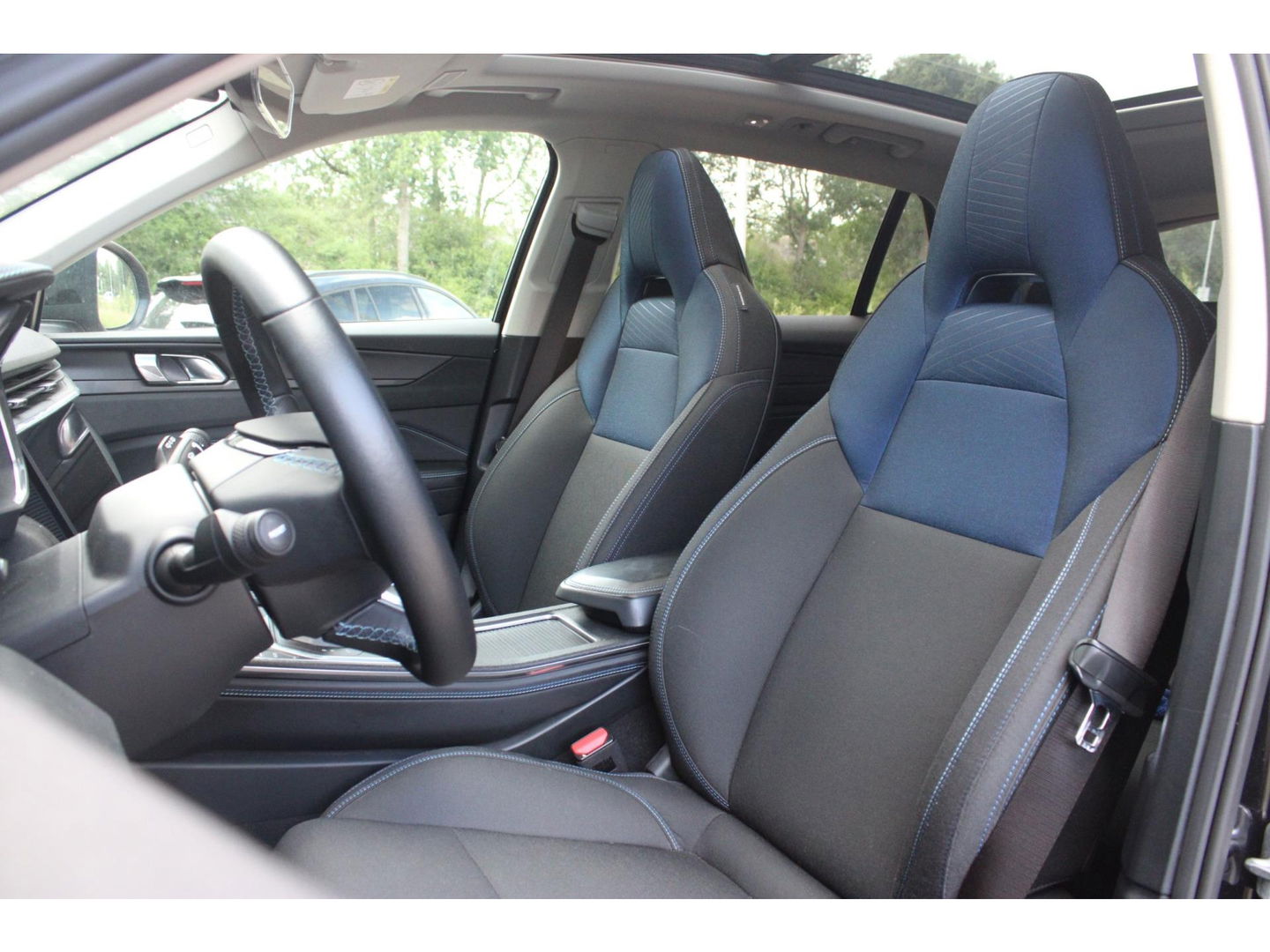 Lynk & Co 01 | Adaptive Cruise | 360° Camera | Panoramadak | Elektrische memory stoel | Keyless |