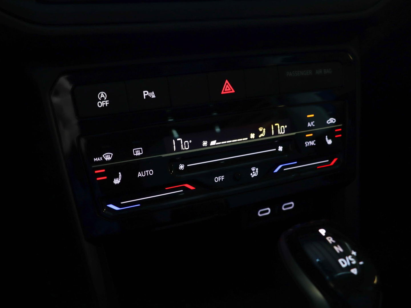 Volkswagen T-Cross 1.0 TSI Life 110PK Automaat PDC V+A | Camera | CarPlay | ACC