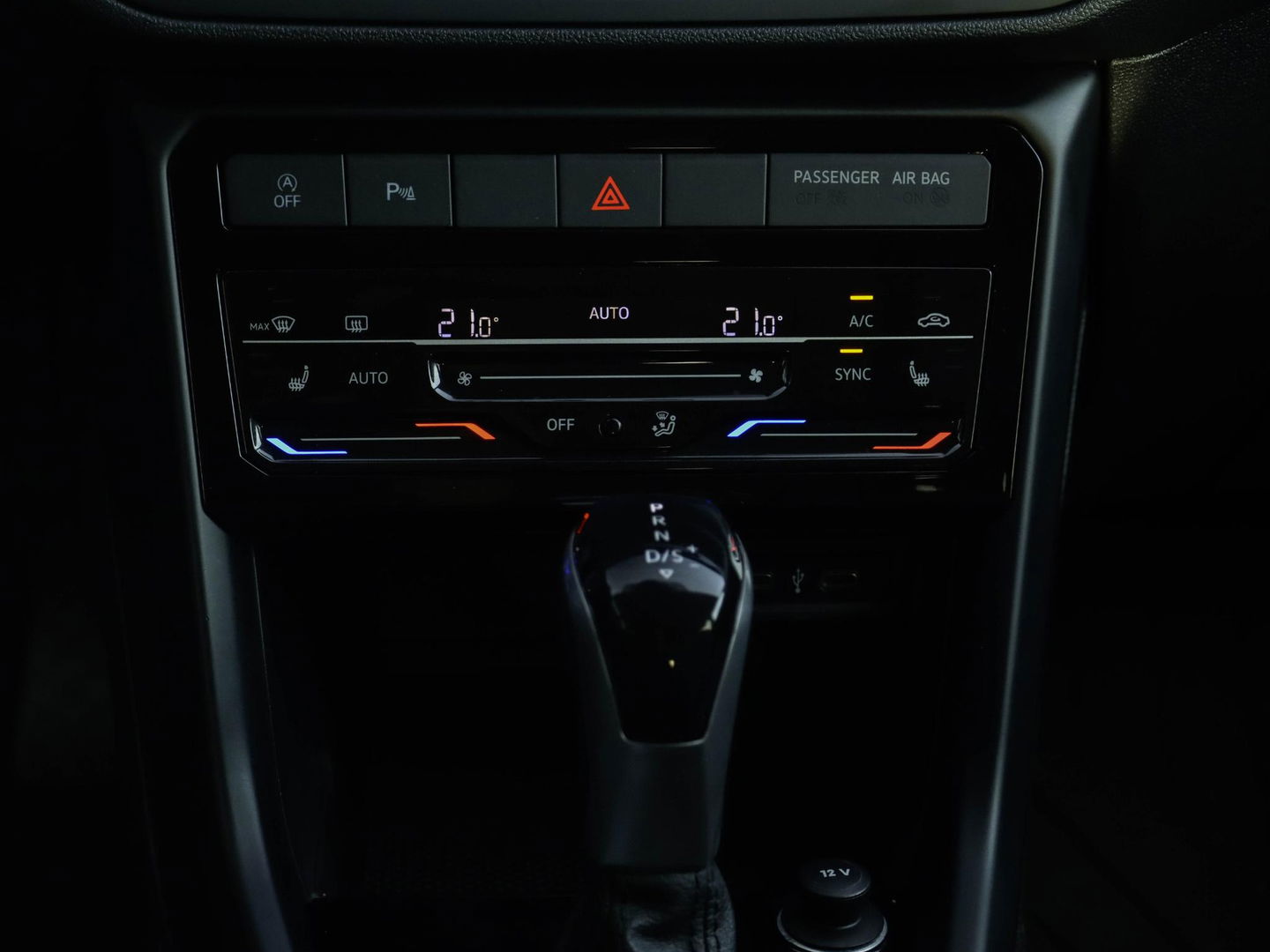 Volkswagen T-Cross 1.0 TSI Life 110PK Automaat PDC V+A | Camera | CarPlay | ACC