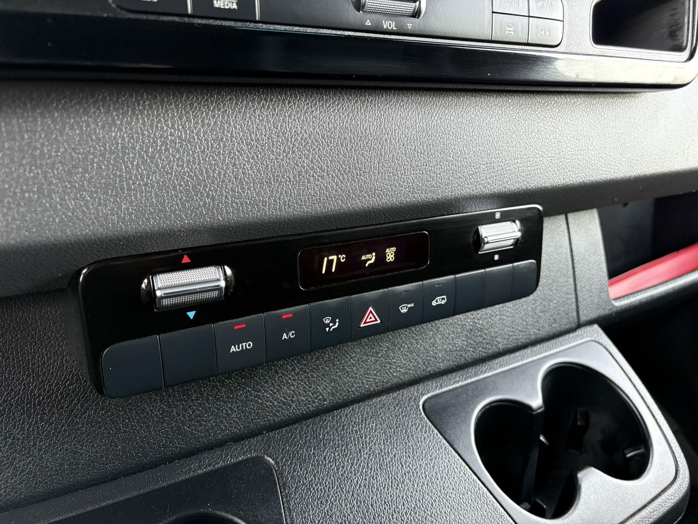 Mercedes-Benz Sprinter 319 3.0 CDI L2H2 V6 | LED | CHAUFFEURSSTOEL | LEDER