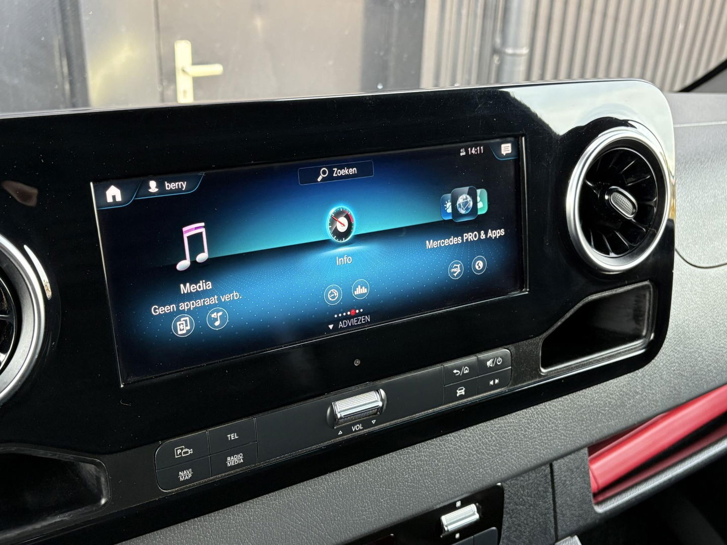 Mercedes-Benz Sprinter 319 3.0 CDI L2H2 V6 | LED | CHAUFFEURSSTOEL | LEDER