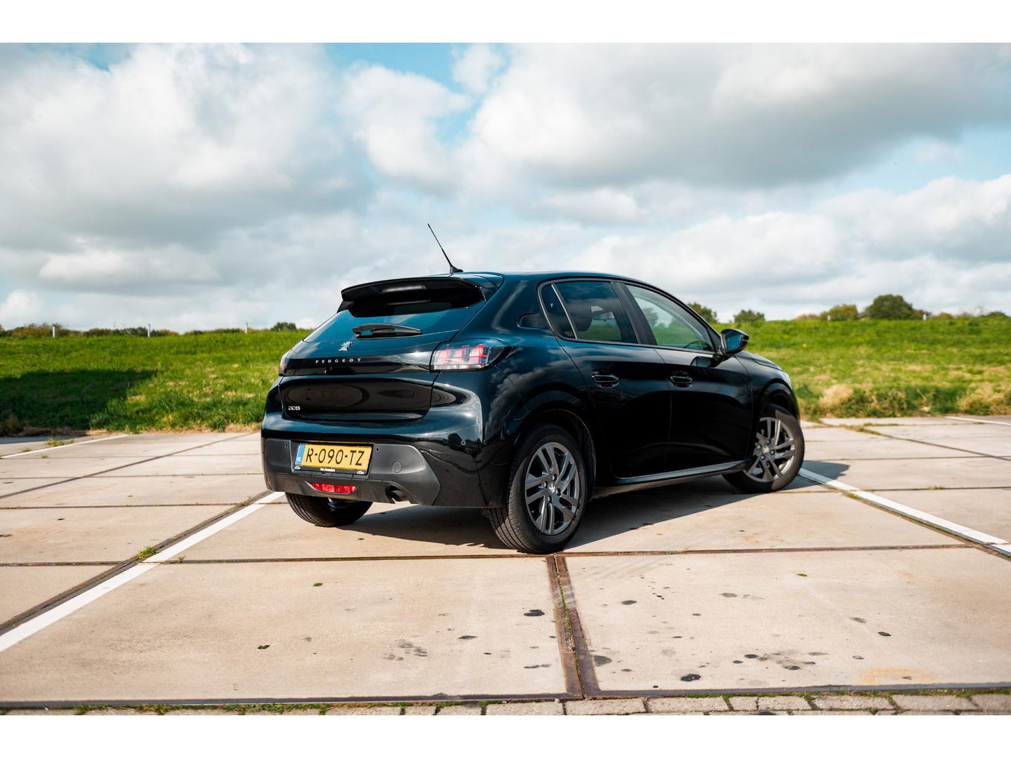 Peugeot 208 1.2 PureTech Active Pack | NAVI | CRUISE | 16" LM VELGEN