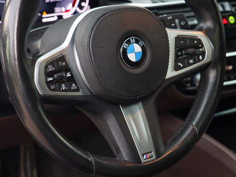 BMW 5 Serie Touring 530e High Executive M Sport Individual Panodak Harman Kardon ACC Trekhaak